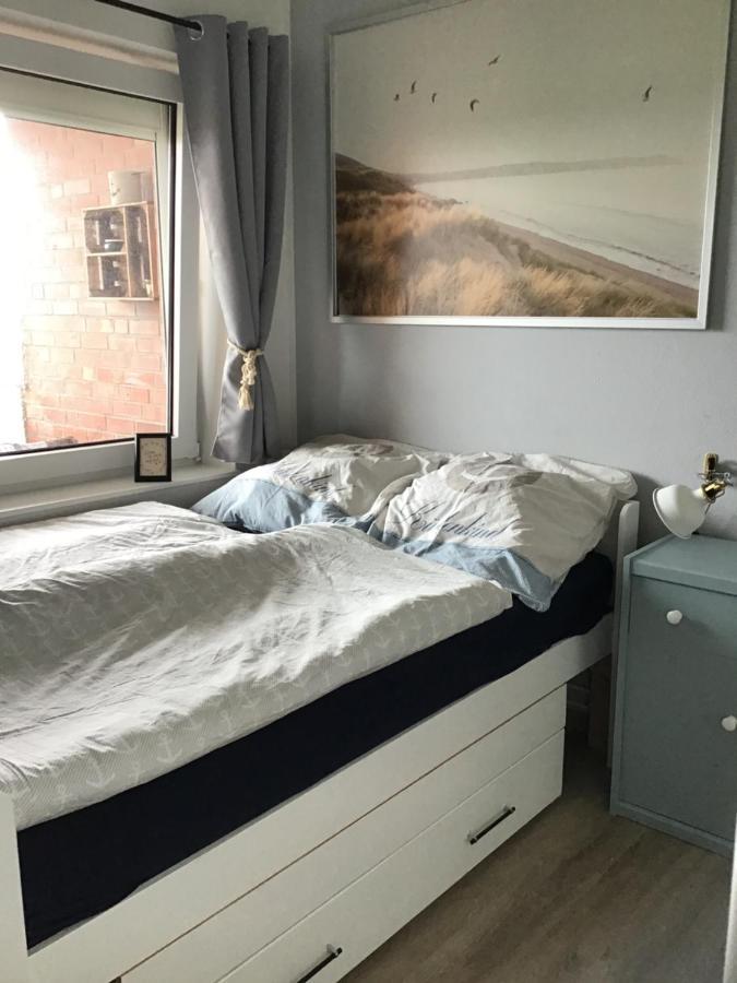 Liebevoll Eingerichtete Ferienwohnung Luettje Koje Dornum Exterior foto